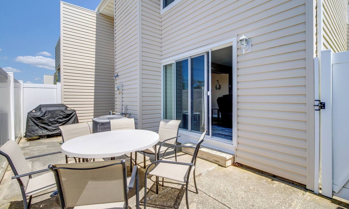 Southend Condo | Walk to Brigantine Beach: Condo w/Furnished Patio