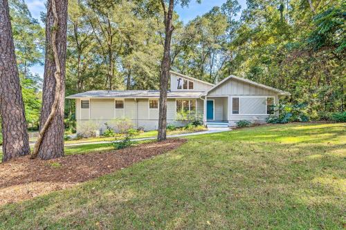 Gainesville House | Walk to UF: Family Home w/Patio!