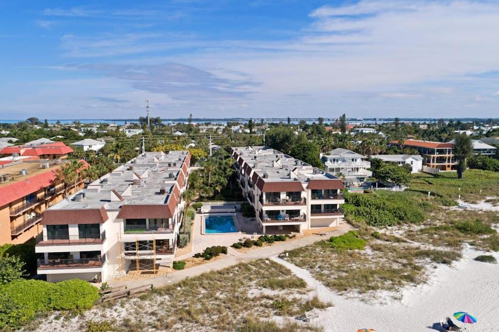 Holmes Beach House | Water's Edge 105 South
