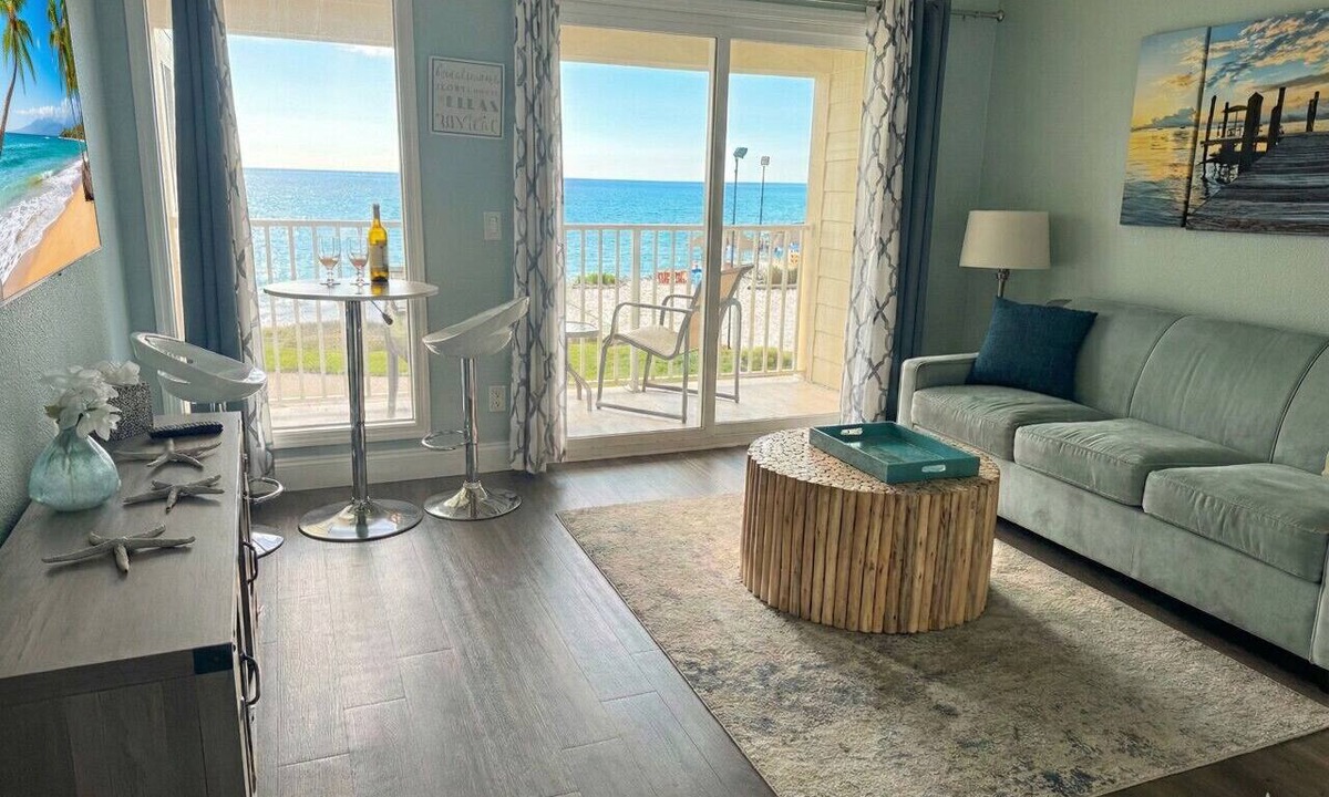 Rocky Point Apartment | Waterfront! 10 min to airport/Near stadium