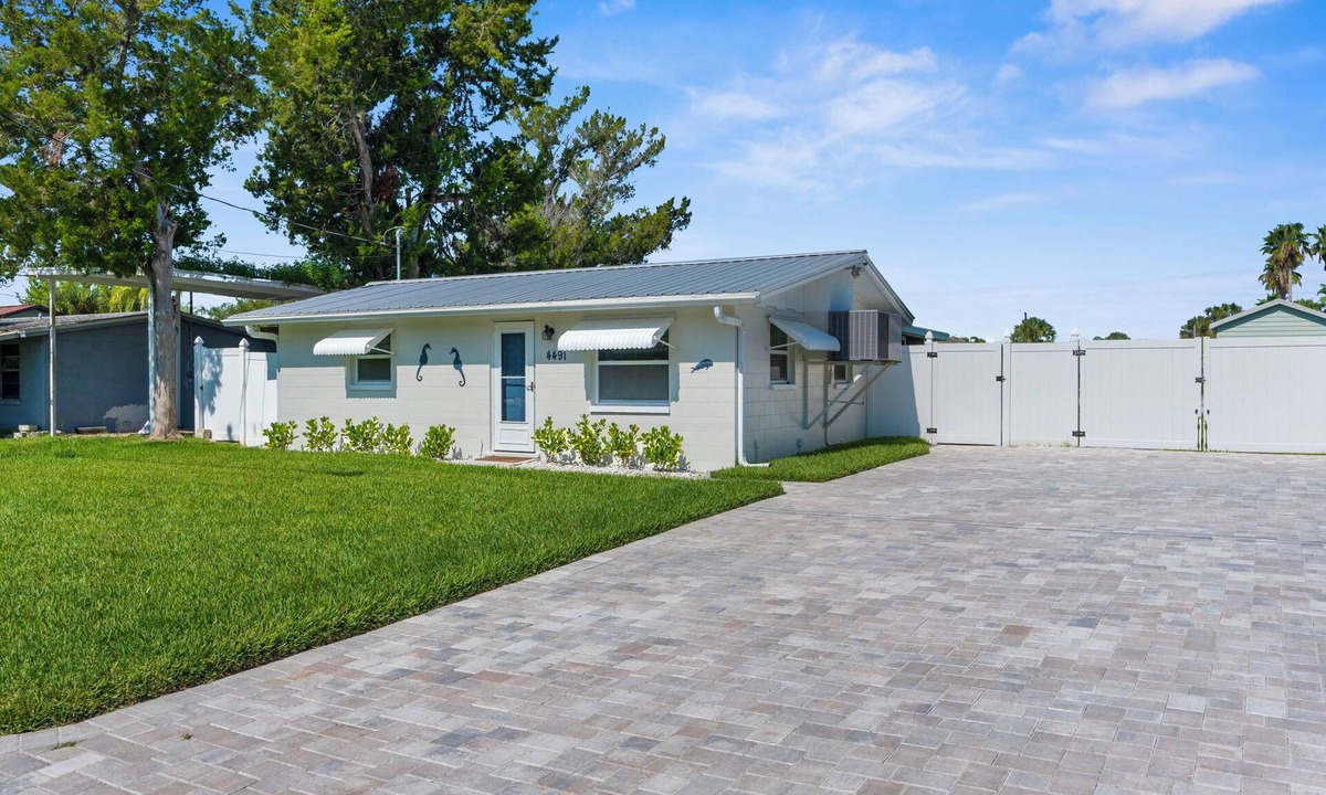 Spring Hill House | Waterfront Beach Bungalow with Pool/2 Bedroom