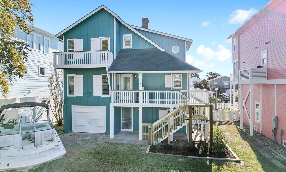 Holden Beach Cabin | Waterfront Canal Home with Boat Dock Near Beach Carolina Beach North Carolina