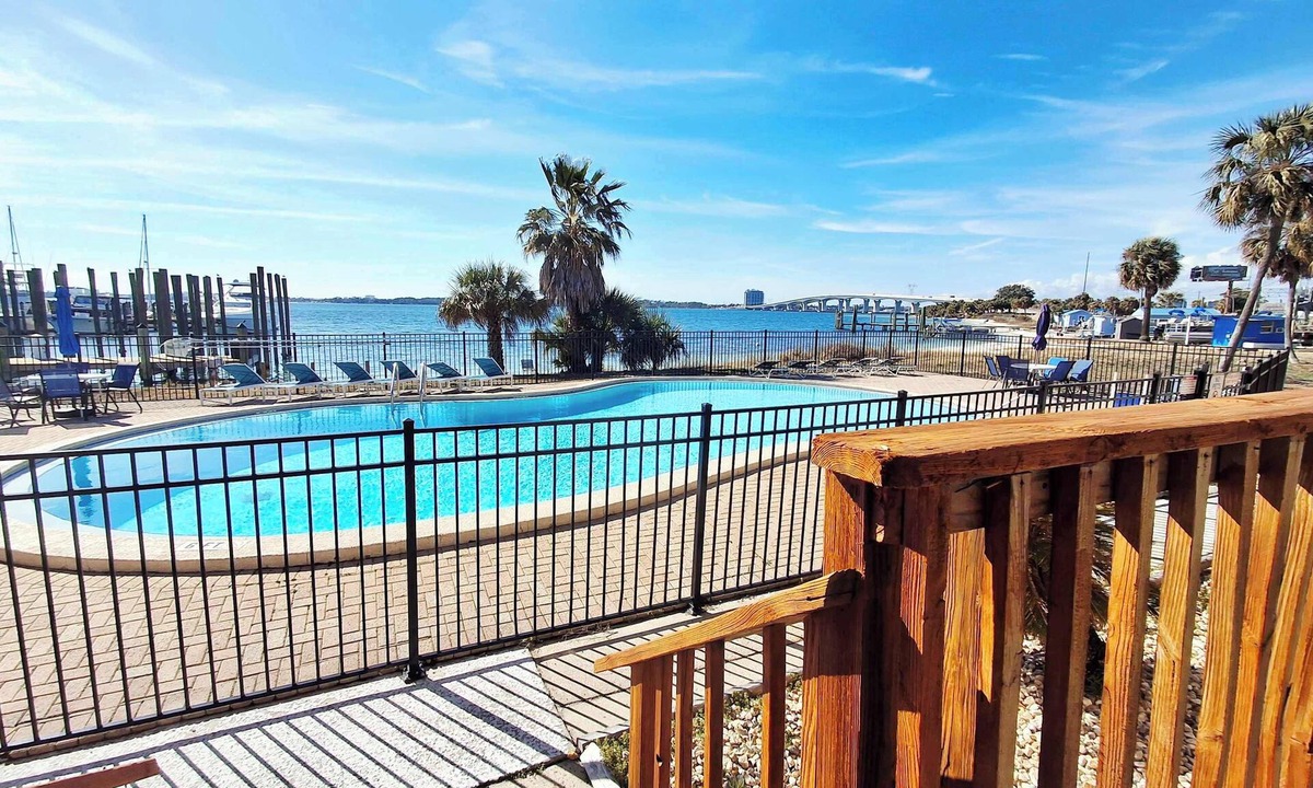 Thomas Drive Condo | Waterfront Condo with Stunning Marina Views