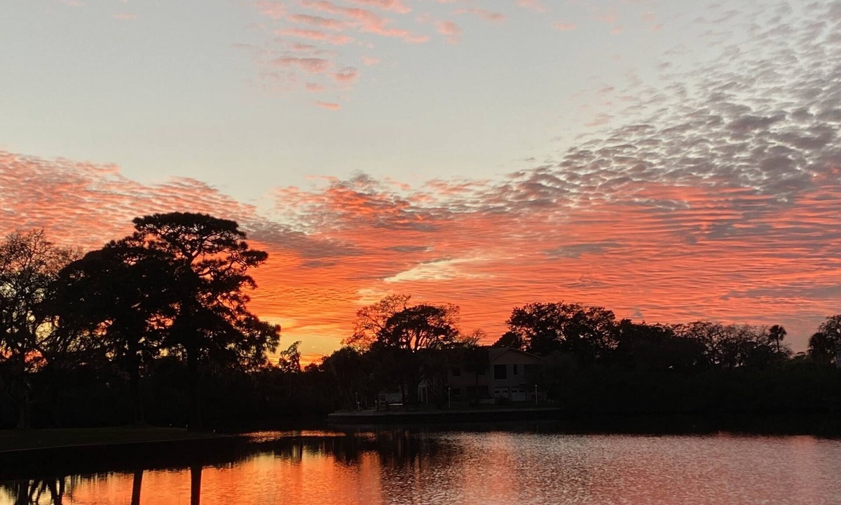 Grand View Park House | Waterfront House sleeps 4