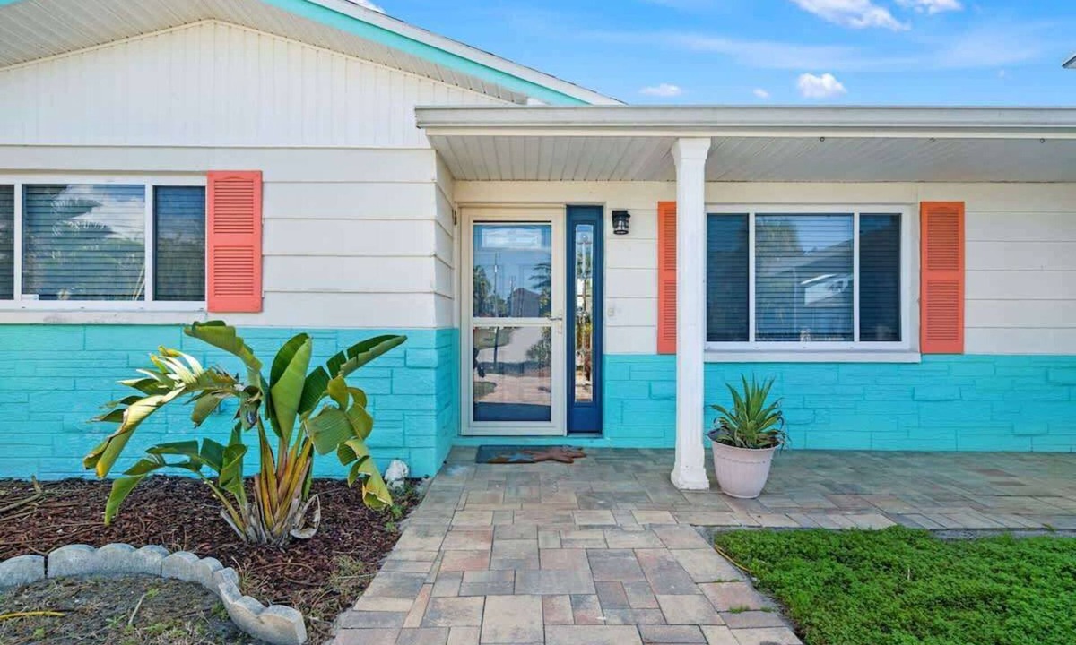 Hudson Beach Estates House | Waterfront Hudson Home: Fishing, Pets & Fun!