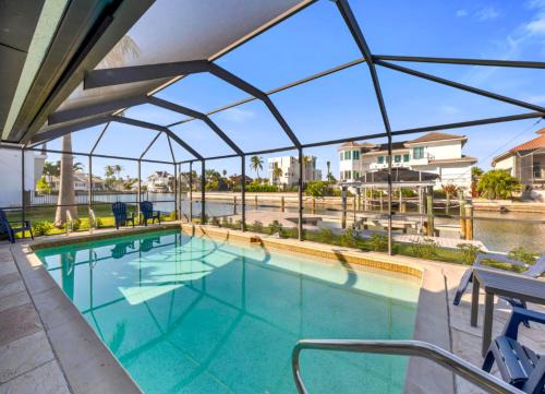 Connors House | Waterfront Luxury