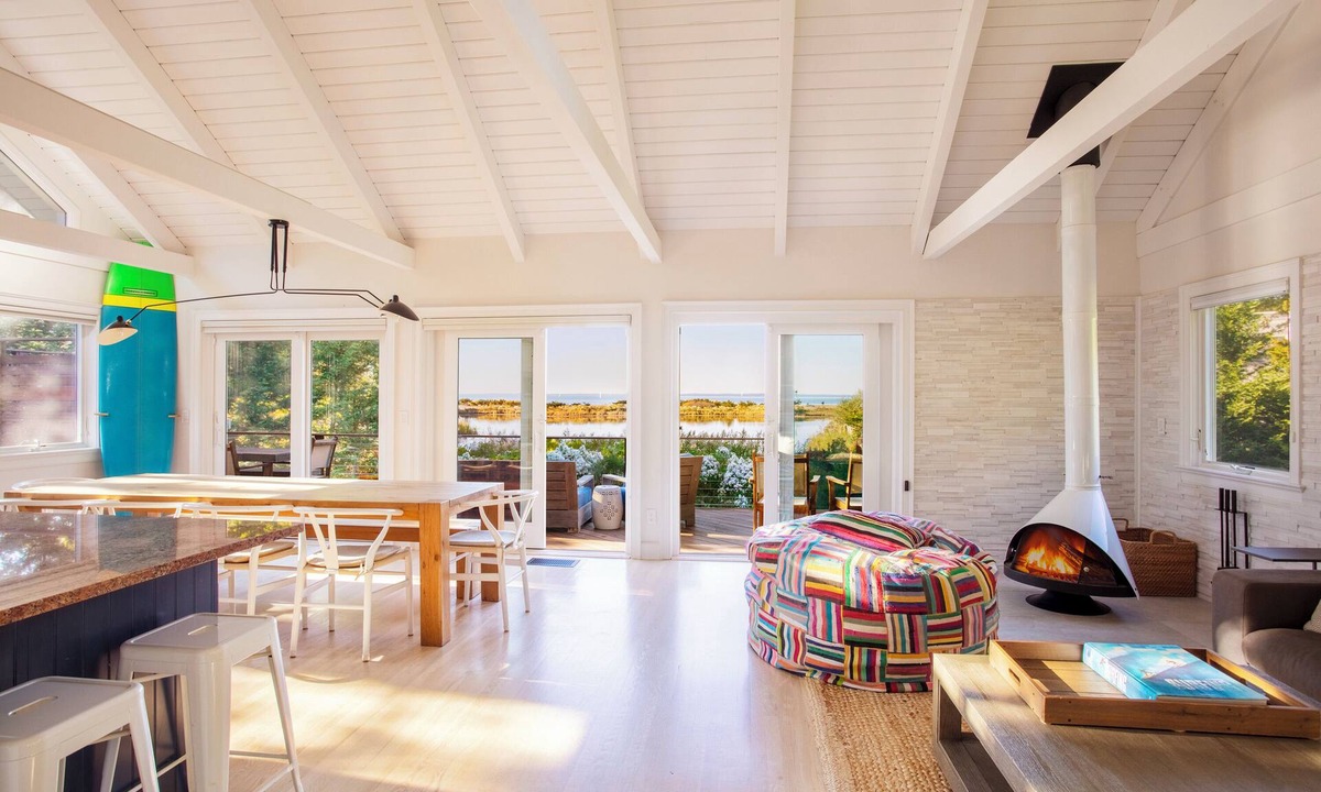 Clearwater Beach House | Waterfront Modern Retreat - Heated Pool & Spa