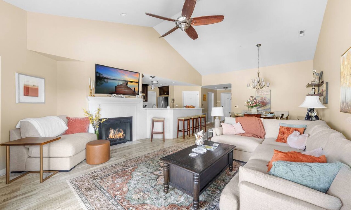 Cornelius Condo | 🆕 Waterfront Penthouse Lake Norman Views
