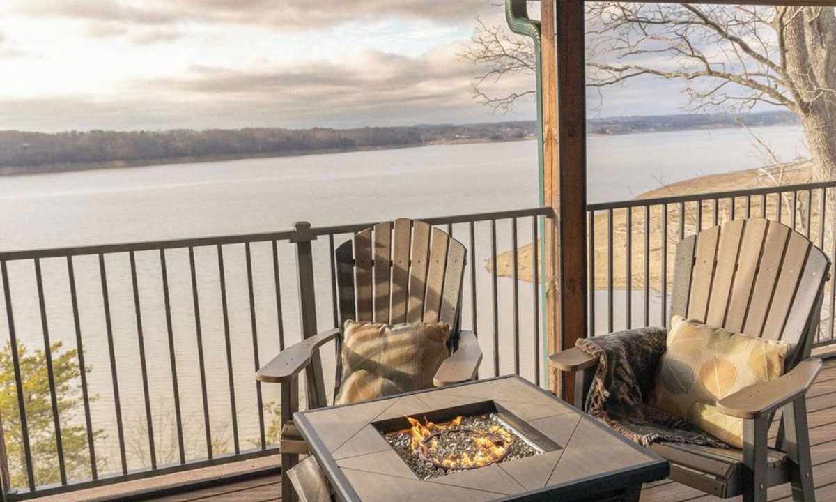 Dandridge Cabin | Waters Edge