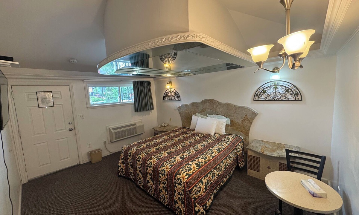 Lyndhurst Hotel | Winslow Motel
