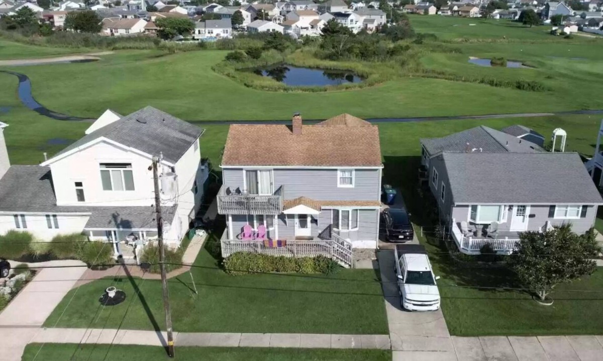 Brigantine House | Wonderful location for entire family near Brigantine Beaches, Bay & Golf Course