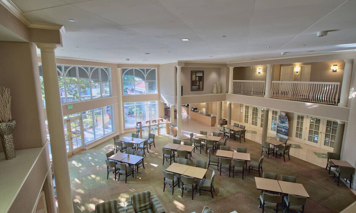 Florida Central Atlantic Coast Hotel | WonderWorks 2 Double Studio w/breakfast, gym, pool