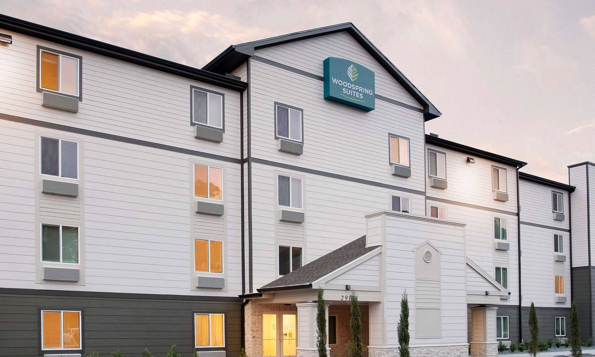 Daytona Beach Hotel | WoodSpring Suites Daytona Beach Int'l Speedway