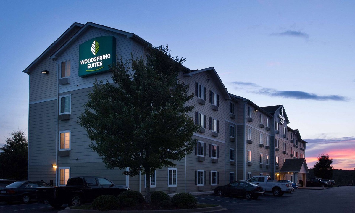 Simpsonville Hotel | WoodSpring Suites Greenville Simpsonville