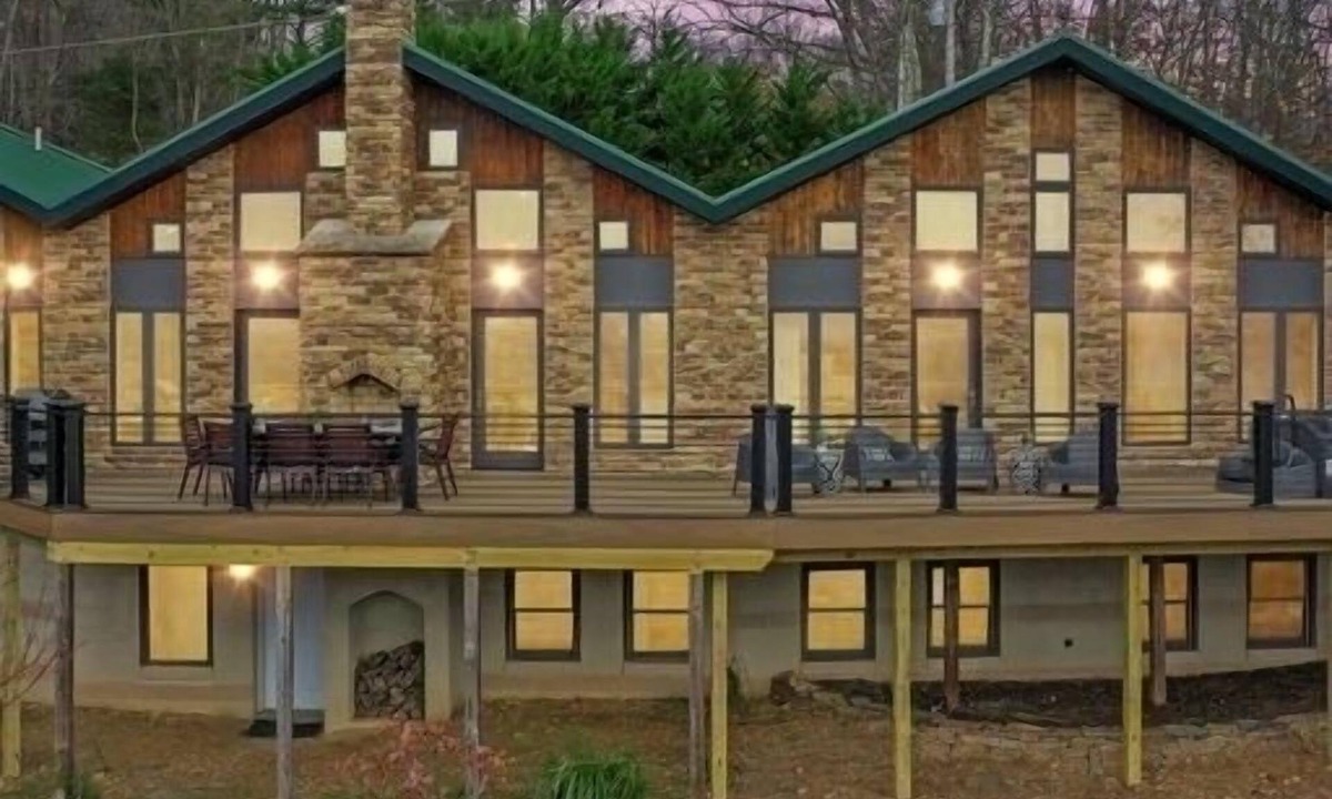 Berkeley Springs House | 🕶️WOW the VIEW🥇Premier HOST🌲Luxurious Lodge🏔️Hot Tub under the stars
