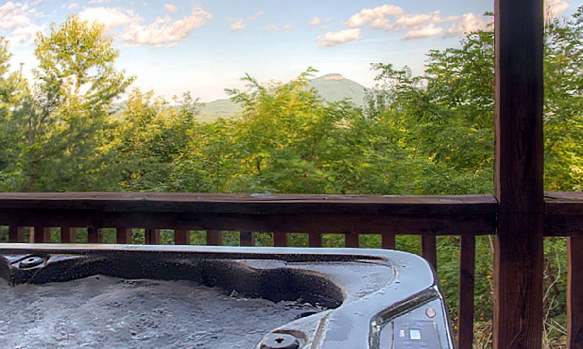 Helen Cabin | Yonah Vista - Luxury Couples Cabin with Spectacular Mountain Views
