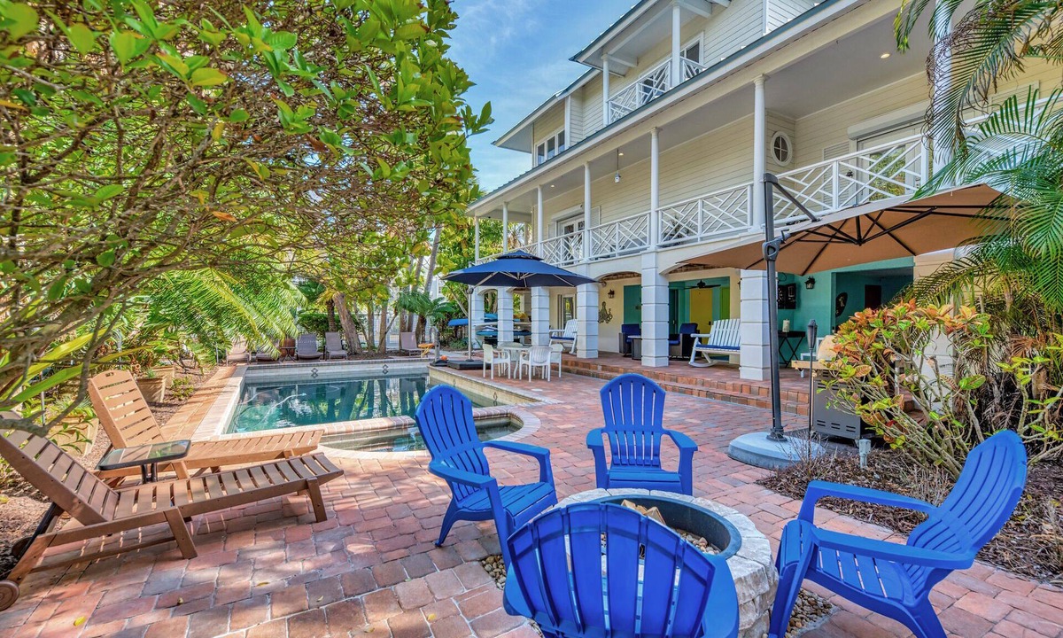 Bay Isle House | Your Personal Resort-7BR-12 Beds, Pool, Bocce Ball, Boating & so much more!
