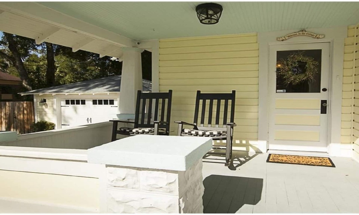 Mount Dora Cottage | Your private getaway in the Historic District of Mt Dora
