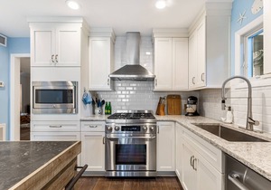 3BR End Unit Spinnaker w/Beach Boardwalk Access Across Street! Amenity access included!