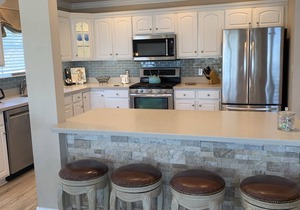 Beach Block, Professionally Decorated 4Bed/3.5 Bath with 2 Master Suites