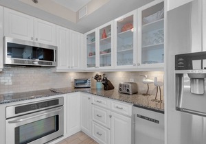 Beach Colony East 15A- 3BD/3BA Gulf front w/Beach Service & Onsite Management