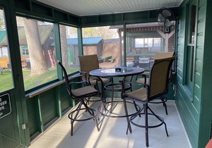 Cabin 2 Waterfront - Three Pines Lodging & Marina