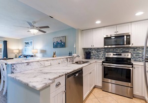 Enjoy coastal living in this spacious 2/2 Bayside condo in Sarasota.