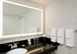 Family & Friends Getaway! 3 Beautiful Units, Pool, Close to Downtown Miami!