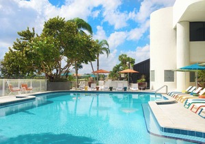 Family & Friends Getaway! 3 Beautiful Units, Pool, Close to Downtown Miami!