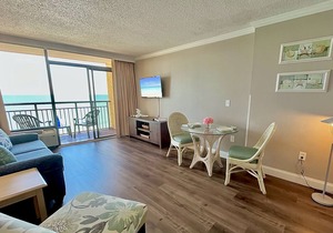 Flawless Direct Oceanfront Suite @ The Caravelle