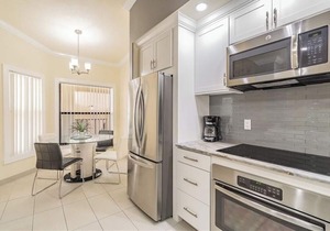 Luxury Lakefront Shorewalk near the AMI beaches and IMG.