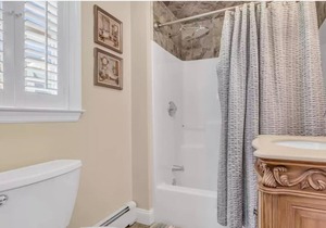 Luxury Private Home 1.5 Block From The Beach