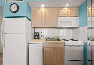 Oceanfront 1BR | King Bed & Private Balcony