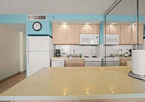 Oceanfront 1BR | King Bed & Private Balcony