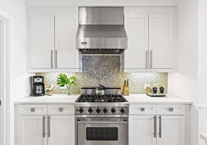 Professionally Decorated Gulf Front Unit