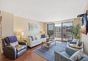 Relaxing beachfront condo with pool and ocean views