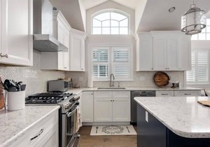 Southend Larger Townhouse with Linens Provided