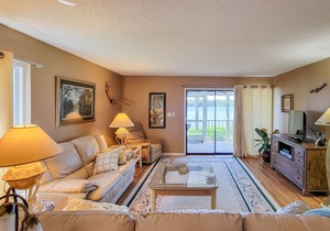 St. Johns River Condo w/2BR, Fish 30' From Patio