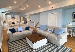 Well-appointed Townhouse that is a 5 Bedrooms with Bonus Room, Elevator and 4.5 Bathrooms in the Southend of Sea Isle