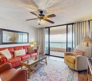 Crescent Beach Club 