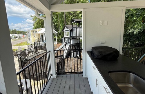 Baker County Cabin | 1 Bed/1 Bath Bunkhouse w/Loft + Outdoor Kitchen, Sleeps 6 - 1 Bed/1 Bath Bunkhouse w/Loft + Outdoor Kitchen, Sleeps 6