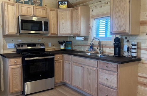 Steinhatchee Cabin | 1 bedroom cabin near boat ramp, restaurants, marinas in Steinhatchee