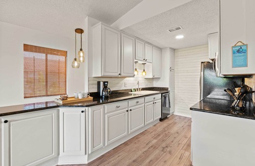 Butler Beach Cottage | < 1 Mi to Butler Beach! Group Escape w/Hot Tub