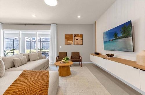 Four Corners House | 10 Bd 8 Ba Windsor Cay 16340 Sk