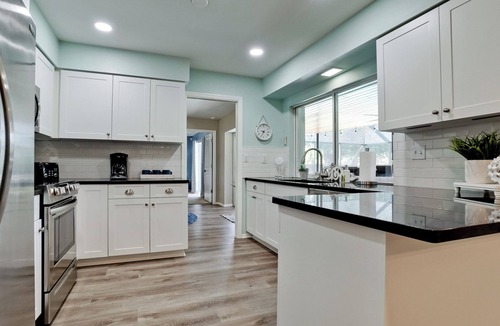 Whitfield House | 10 Beds Sleeps 14 + Private Heated Pool + Close to Beaches, IMG, Lakewood Ranch