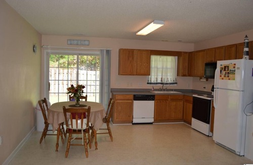 Shallotte House | 10 minutes from the beach. family sized house with community pool
