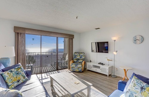 Madeira Beach Condo | 112 m² Condo ∙ 2 bedrooms ∙ 6 guests
