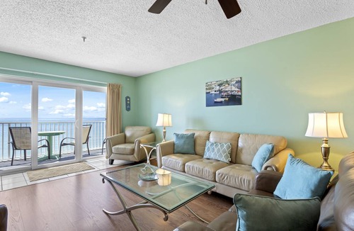 Madeira Beach Condo | 112 m² Condo ∙ 2 bedrooms ∙ 6 guests
