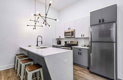 Delair Apartment | 13 Luxury FREE Private Parking - 1st flr