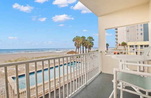 Madeira Beach Condo | 132 m² Condo ∙ 2 bedrooms ∙ 6 guests